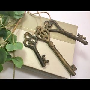 Metal keys. Skeleton keys. Rustic keys.